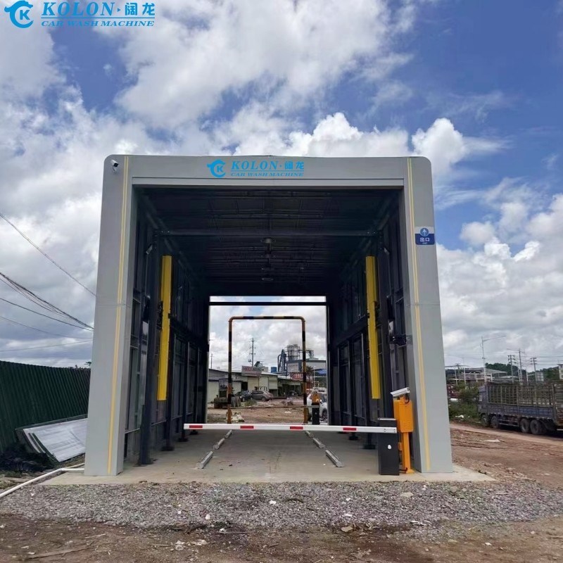 ماشين لباسشويي اتوبوس کلون 67kw با دکمه توقف امنيتي و حداکثر سرعت شستشوي 7 اتوبوس در ساعت